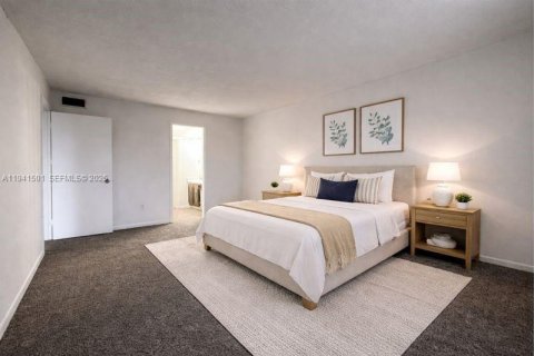 Condominio en venta en Miami, Florida, 1 dormitorio, 76.74 m2 № 2152733 - foto 3