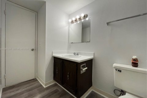 Condominio en venta en Miami, Florida, 1 dormitorio, 76.74 m2 № 2152733 - foto 9