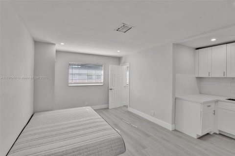 Commercial property in Hollywood, Florida 204.38 sq.m. № 1700649 - photo 25