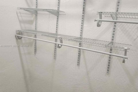 Propiedad comercial en alquiler en Cutler Bay, Florida, 1 dormitorio, 46.45 m2 № 1995125 - foto 4