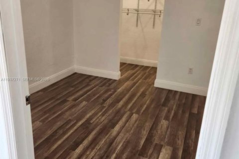 Propiedad comercial en alquiler en Cutler Bay, Florida, 1 dormitorio, 46.45 m2 № 1995125 - foto 7