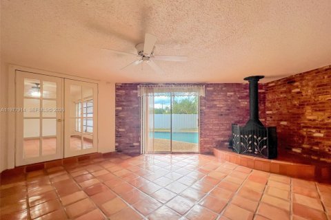 House in Plantation, Florida 3 bedrooms, 209.22 sq.m. № 2041866 - photo 26