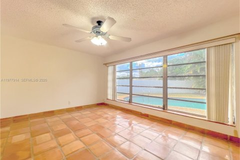 House in Plantation, Florida 3 bedrooms, 209.22 sq.m. № 2041866 - photo 23