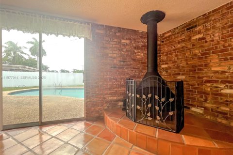 House in Plantation, Florida 3 bedrooms, 209.22 sq.m. № 2041866 - photo 29