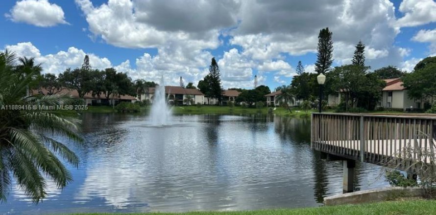 Condo à West Palm Beach, Floride, 2 chambres № 1941386