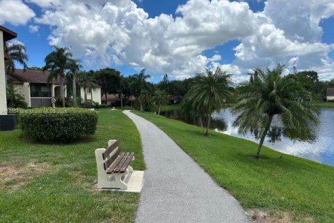 Copropriété à vendre à West Palm Beach, Floride: 2 chambres, 92.07 m2 № 1941386 - photo 3