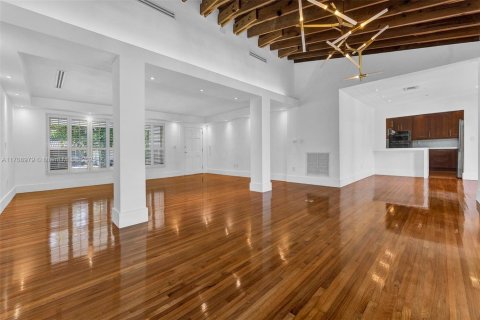 House in Coral Gables, Florida 3 bedrooms, 159.79 sq.m. № 1462115 - photo 21