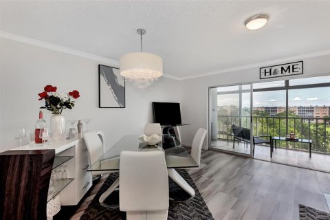 Condo in Bradenton, Florida, 2 bedrooms  № 2219298 - photo 17