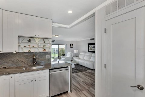 Condo in Bradenton, Florida, 2 bedrooms  № 2219298 - photo 26