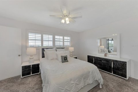 Condo in Bradenton, Florida, 2 bedrooms  № 2219298 - photo 28