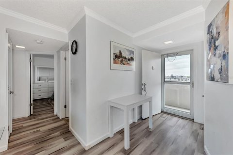 Condo in Bradenton, Florida, 2 bedrooms  № 2219298 - photo 11