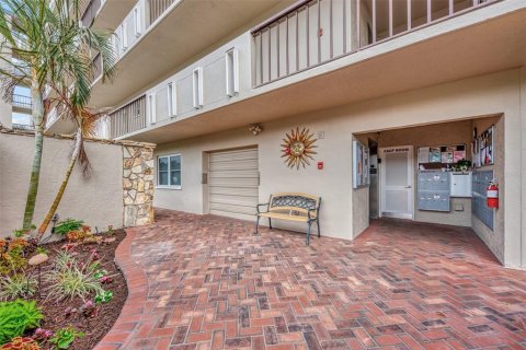 Condo in Bradenton, Florida, 2 bedrooms  № 2219298 - photo 8