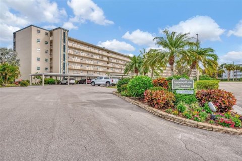 Condo in Bradenton, Florida, 2 bedrooms  № 2219298 - photo 7