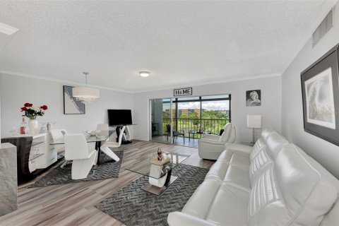 Condo in Bradenton, Florida, 2 bedrooms  № 2219298 - photo 14