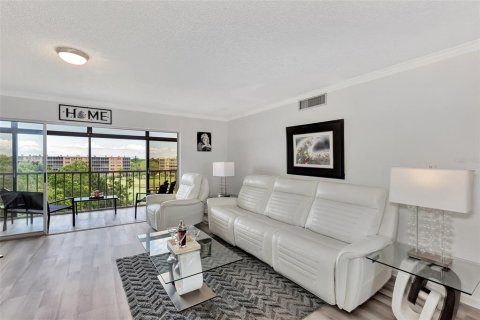 Condo in Bradenton, Florida, 2 bedrooms  № 2219298 - photo 15