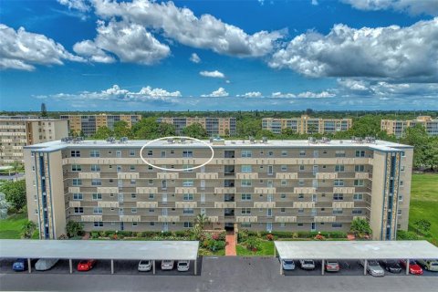 Condo in Bradenton, Florida, 2 bedrooms  № 2219298 - photo 2
