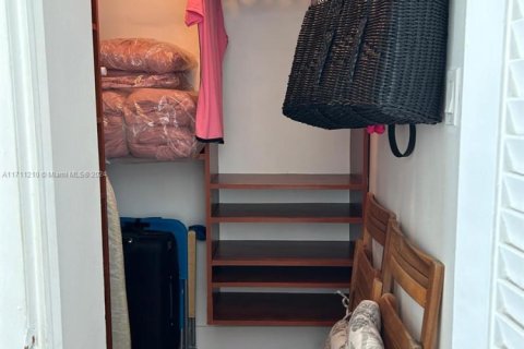 Снять в аренду кондоминиум в Майами-Бич, Флорида 2 спальни, 139.35м2, № 1958532 - фото 15