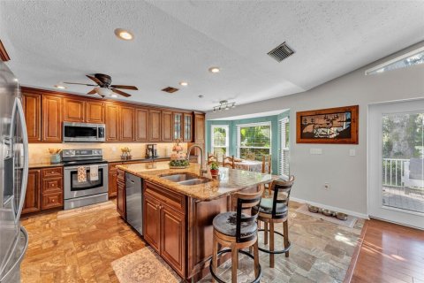 House in Bartow, Florida 3 bedrooms, 197.51 sq.m. № 2210535 - photo 9