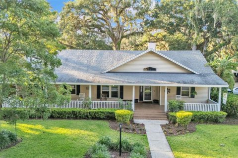 House in Bartow, Florida 3 bedrooms, 197.51 sq.m. № 2210535