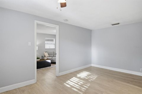 Villa ou maison à vendre à Tampa, Floride: 3 chambres, 133.13 m2 № 2138191 - photo 13
