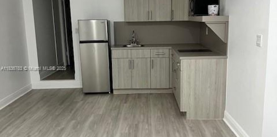 Immobilier commercial à Miami, Floride 1 chambre, 117.89 m2 № 1820386