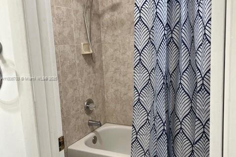 Immobilier commercial à louer à Miami, Floride: 1 chambre, 117.89 m2 № 1820386 - photo 8