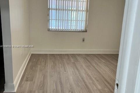 Immobilier commercial à louer à Miami, Floride: 1 chambre, 117.89 m2 № 1820386 - photo 5
