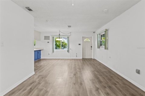 Villa ou maison à vendre à Bradenton, Floride: 3 chambres, 161.65 m2 № 2400950 - photo 3