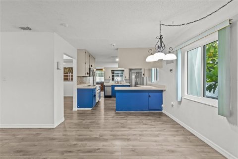Villa ou maison à vendre à Bradenton, Floride: 3 chambres, 161.65 m2 № 2400950 - photo 5