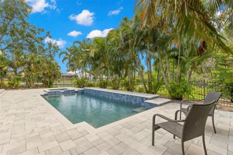 Villa ou maison à vendre à Saint Petersburg, Floride: 5 chambres, 342.07 m2 № 1689827 - photo 17