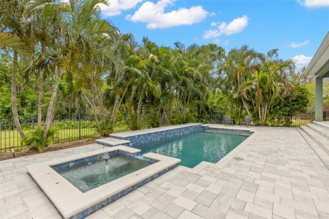 Villa ou maison à vendre à Saint Petersburg, Floride: 5 chambres, 342.07 m2 № 1689827 - photo 15