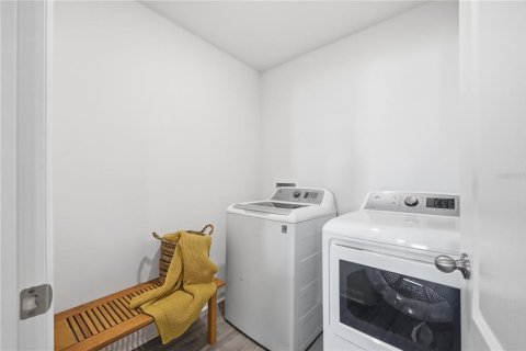 Townhouse in Tavares, Florida 2 bedrooms, 150.13 sq.m. № 2119543 - photo 14