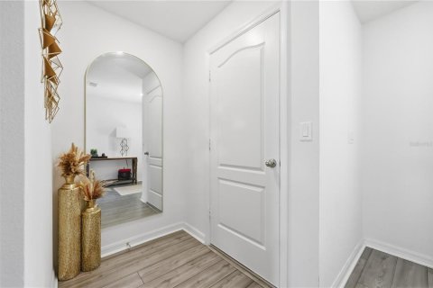 Townhouse in Tavares, Florida 2 bedrooms, 150.13 sq.m. № 2119543 - photo 9