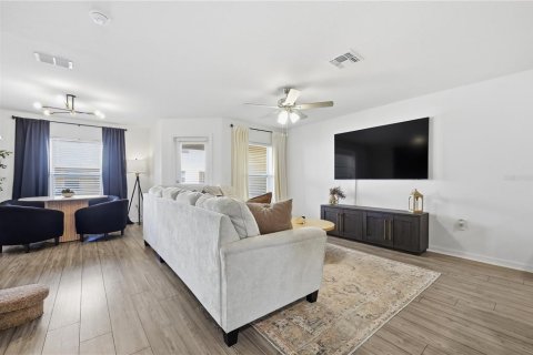 Townhouse in Tavares, Florida 2 bedrooms, 150.13 sq.m. № 2119543 - photo 16