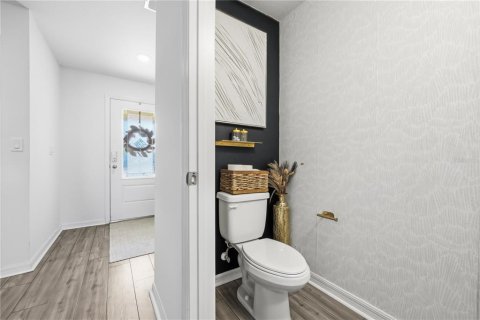 Townhouse in Tavares, Florida 2 bedrooms, 150.13 sq.m. № 2119543 - photo 19