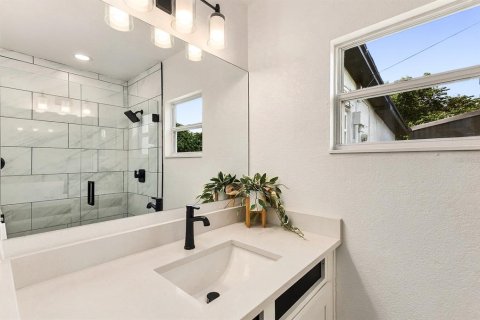 Casa en venta en Port Charlotte, Florida, 2 dormitorios, 75.34 m2 № 2384270 - foto 13
