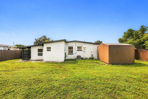 Casa en venta en Port Charlotte, Florida, 2 dormitorios, 75.34 m2 № 2384270 - foto 25