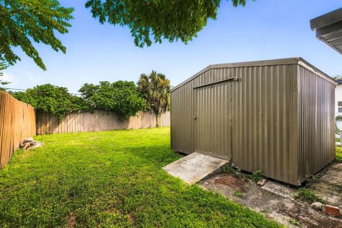 Casa en venta en Port Charlotte, Florida, 2 dormitorios, 75.34 m2 № 2384270 - foto 22