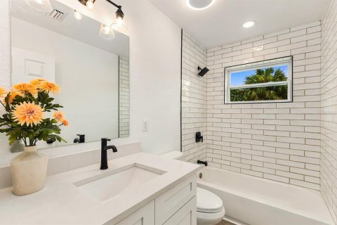 Casa en venta en Port Charlotte, Florida, 2 dormitorios, 75.34 m2 № 2384270 - foto 17