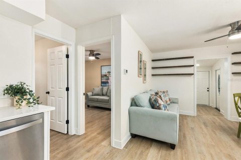 Casa en venta en Port Charlotte, Florida, 2 dormitorios, 75.34 m2 № 2384270 - foto 18