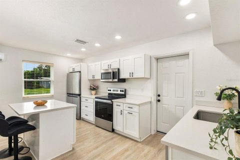 Casa en venta en Port Charlotte, Florida, 2 dormitorios, 75.34 m2 № 2384270 - foto 20