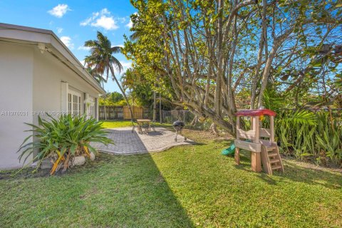 House in Miami, Florida 3 bedrooms, 152.55 sq.m. № 2040468 - photo 15