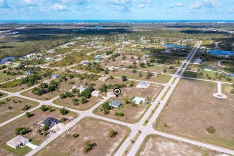 House in Placida, Florida 4 bedrooms, 156.17 sq.m. № 2232857