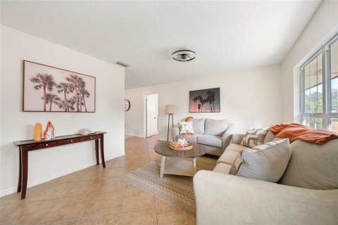 Casa en venta en DeBary, Florida, 4 dormitorios, 228.82 m2 № 1902945 - foto 5