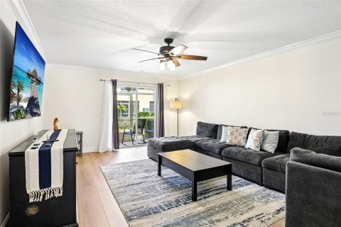 Townhouse in Saint Petersburg, Florida 2 bedrooms, 142.88 sq.m. № 2157215 - photo 2