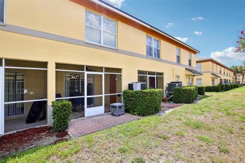 Townhouse in Saint Petersburg, Florida 2 bedrooms, 142.88 sq.m. № 2157215 - photo 29