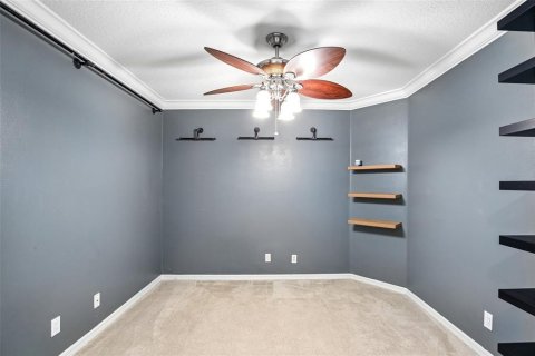 Townhouse in Saint Petersburg, Florida 2 bedrooms, 142.88 sq.m. № 2157215 - photo 20