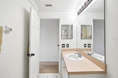 Townhouse in Saint Petersburg, Florida 2 bedrooms, 142.88 sq.m. № 2157215 - photo 19