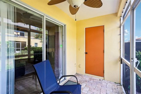 Townhouse in Saint Petersburg, Florida 2 bedrooms, 142.88 sq.m. № 2157215 - photo 28