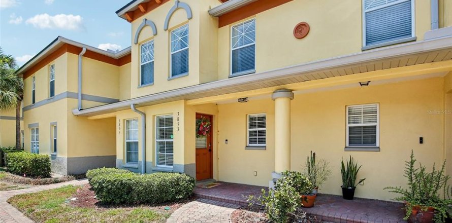Townhouse in Saint Petersburg, Florida 2 bedrooms, 142.88 sq.m. № 2157215